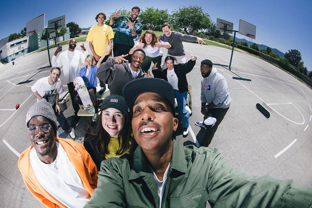 Atiba taking a selfi with Adam Devine, Blake Anderson, Anders Holm Sam Richardson, Tim Robinson, Franz Lyons, Baron Davis, C.J. Uzomah, Lizzie Armanto, Zion Wright, Curren Caples, Shiloh Catori, and Cocona Hiraki.