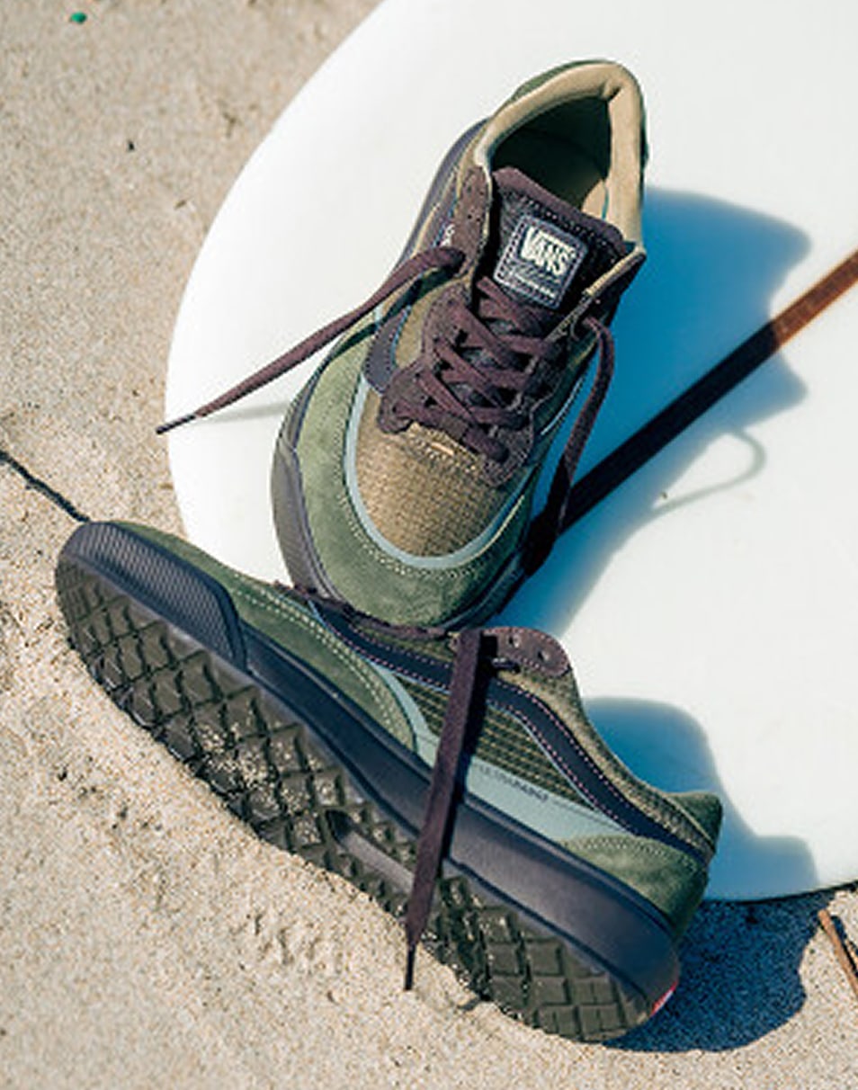 Shop Men's & Women's Surf Clothing | Vans