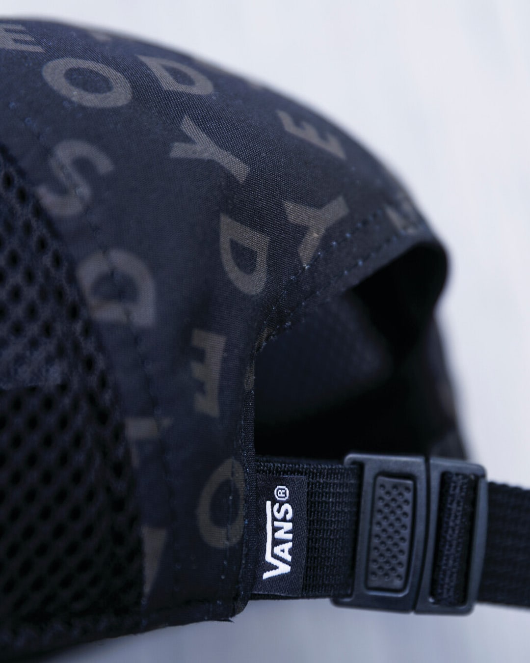 Back of the Van X Odyssey, focusing on the closure.