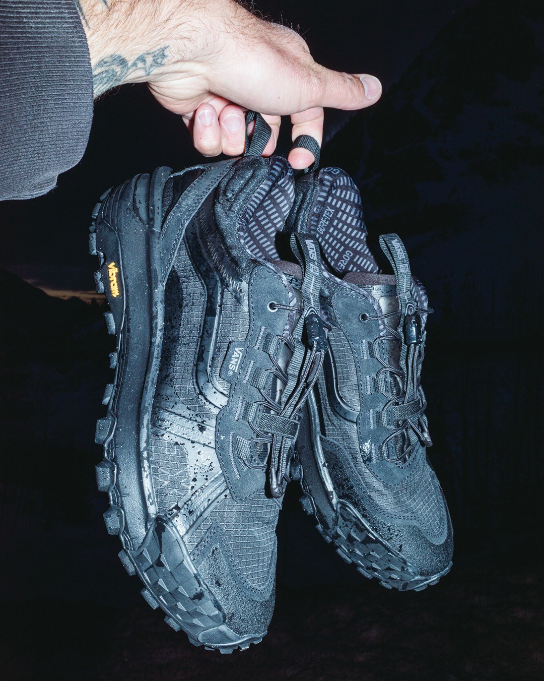 A black pair of Crosspath XC GORE-TEX shoes.