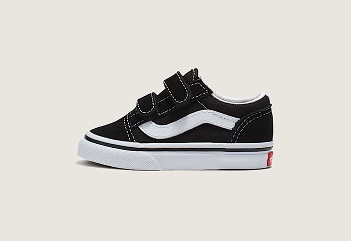 A black and white Toddler Knu Skool in a photography studio.