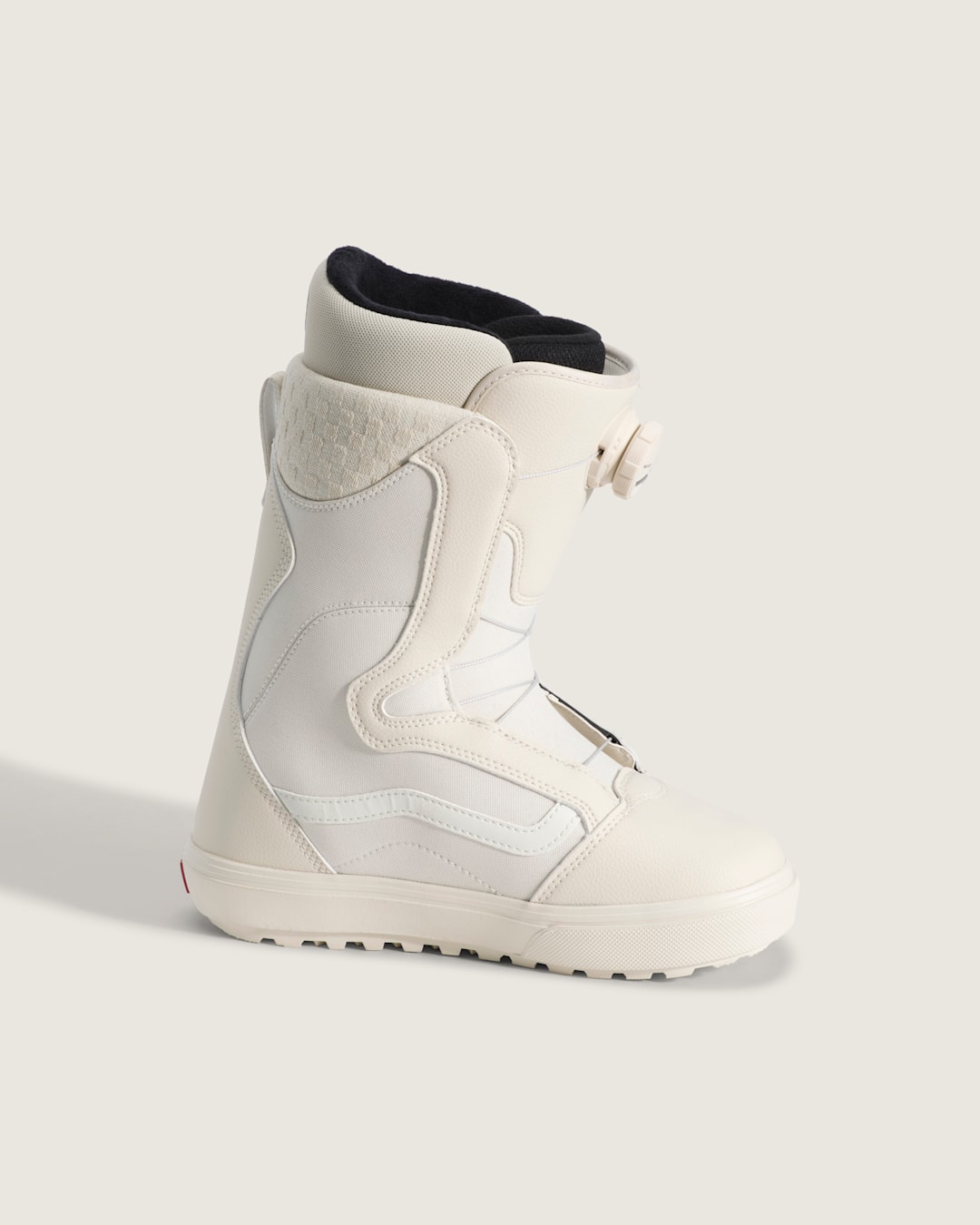 Image of the Vans Encore Snowboard boot in a studio.