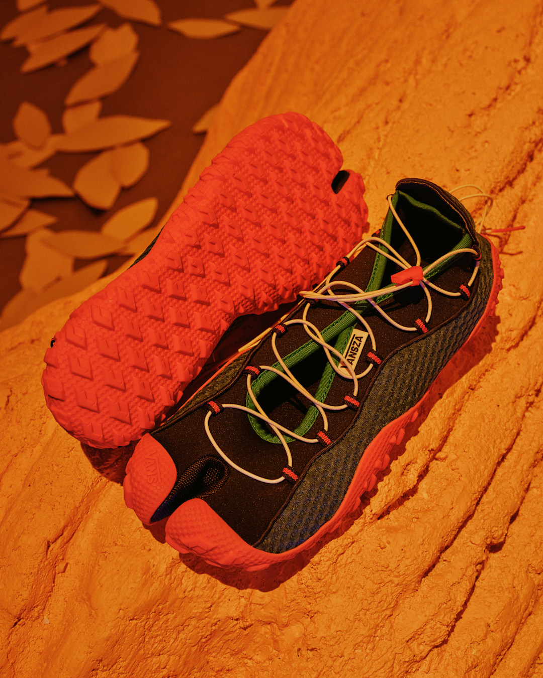 Vansza LX Tabi Hiker blue orange colorway