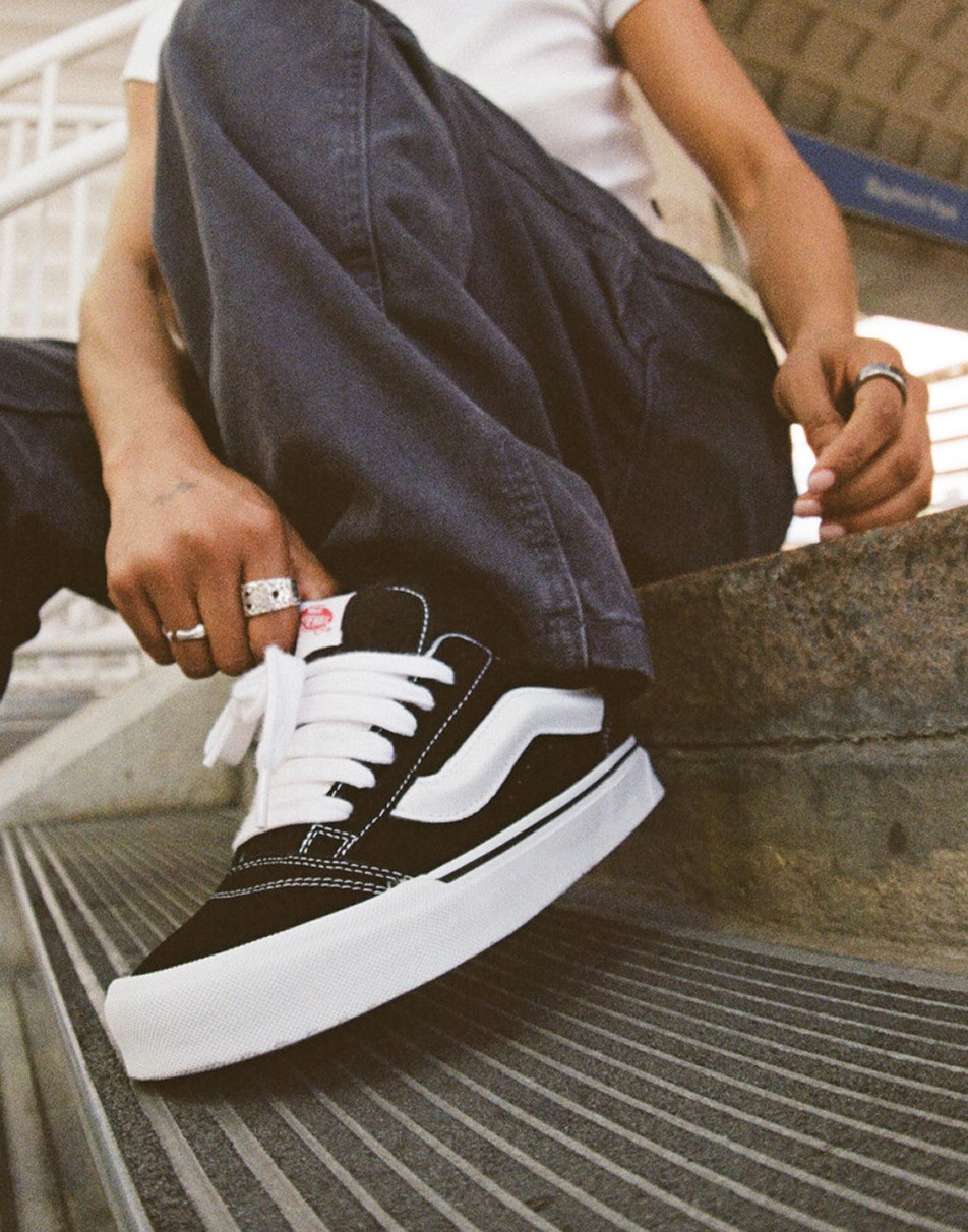 Knu Skool Shoe in Black / True White | Vans