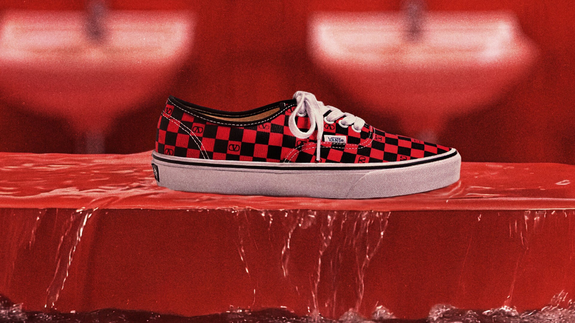 靴 VALENTINO GARAVANI x Vans Authentic valentino-vans-authentic-hero-d