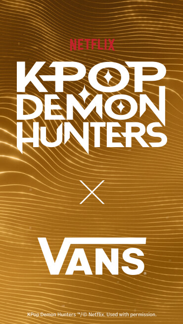 Arrière-plan doré présentant le logo de Netflix KPop Demon Hunters et le logo Vans.