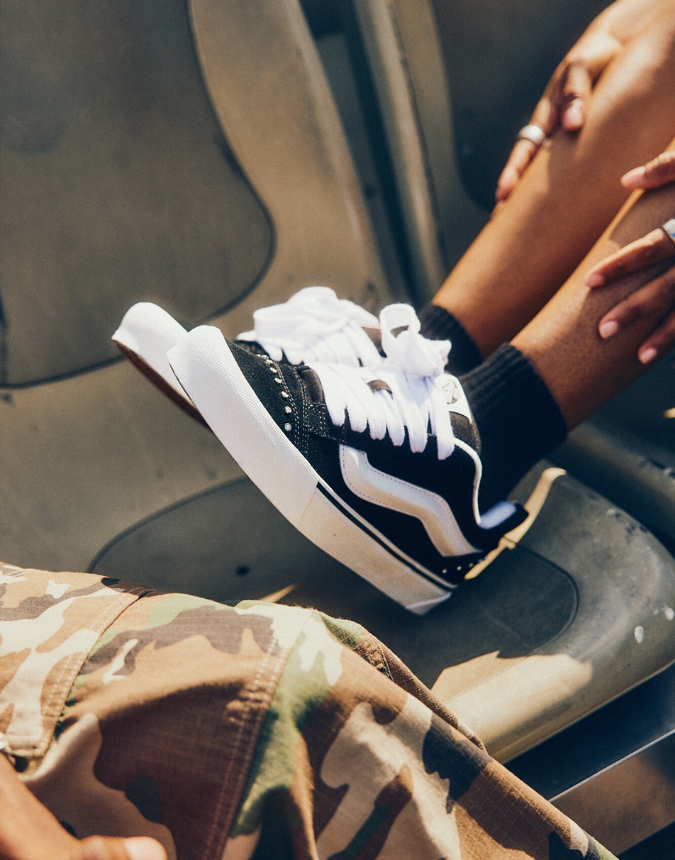 Knu Skool Shoe in Black | Vans