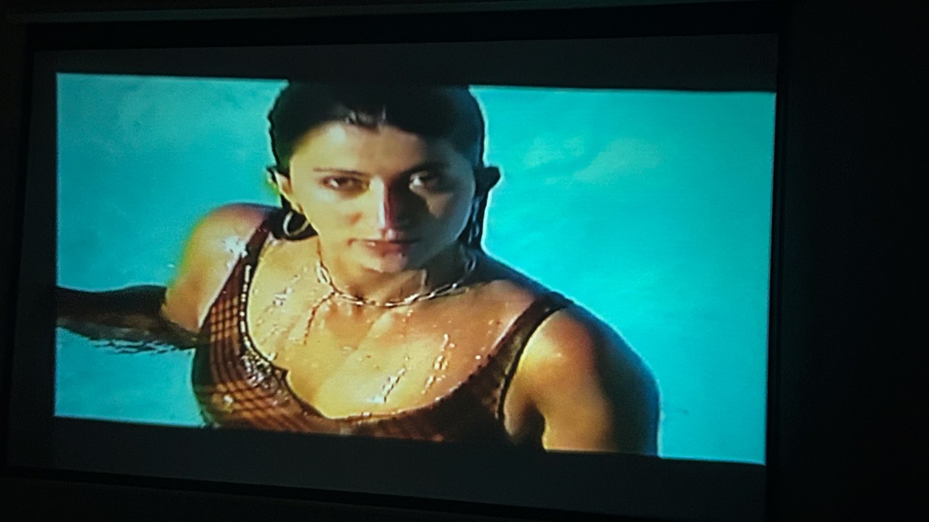 Lola Mignot’s Latest Surf Edit: De Color A Flor