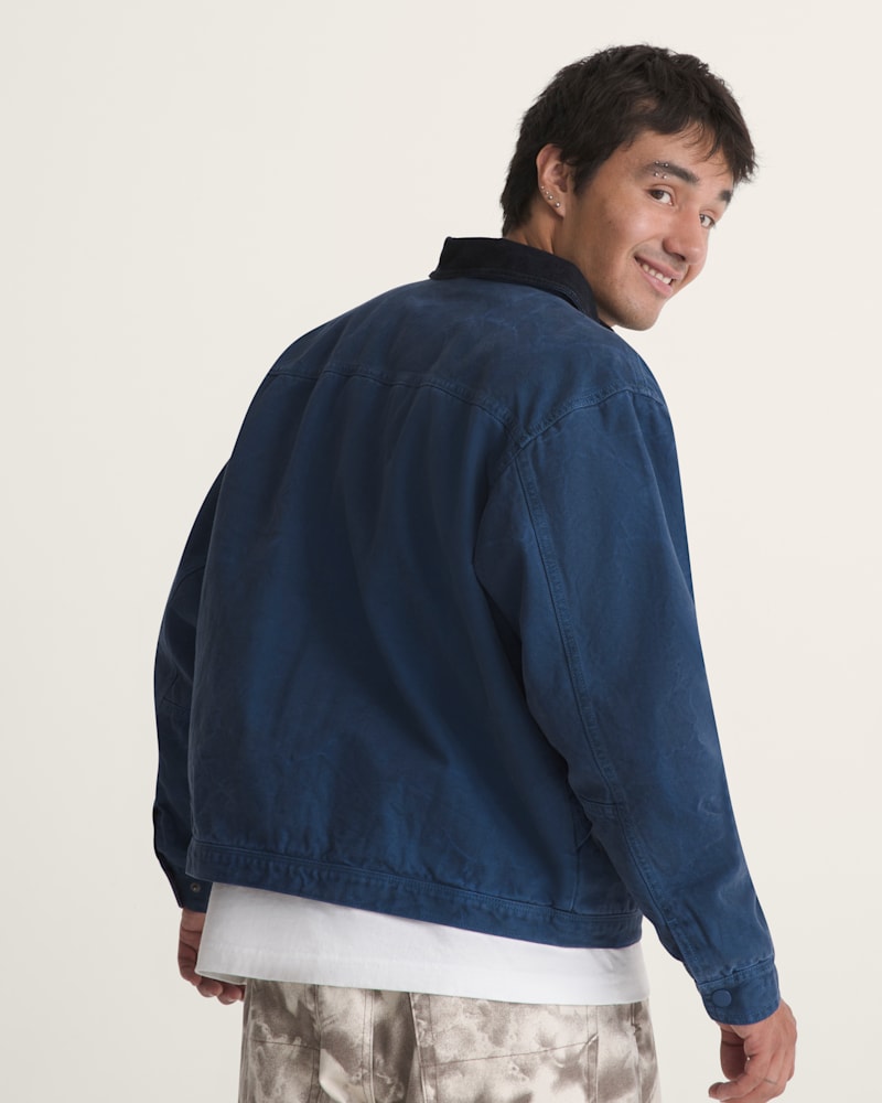 Мужская куртка Vans Nico Cropped Chore Canvas, цвет: Насыщенный тёмно-синий — фото 4