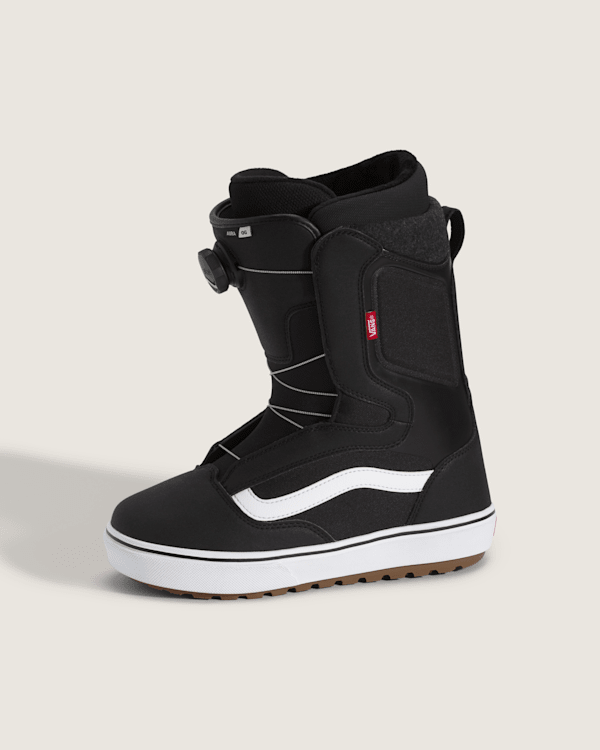 Aura OG Snowboard Boot in Black | Vans
