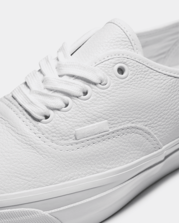 VANS★PREMIUM AUTHENTIC 44 LEATHER★兼用★WHITE Premium Authentic Shoe in White | Vans
