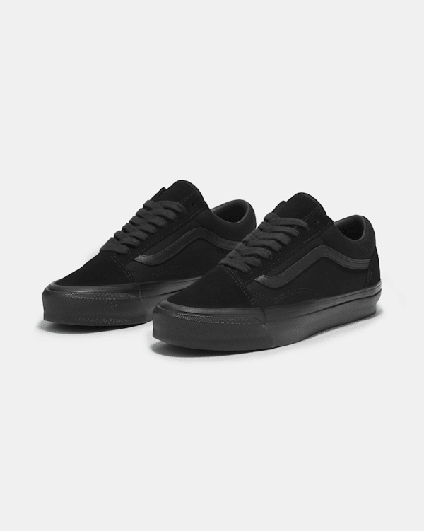 Premium Old Skool in Black Vans