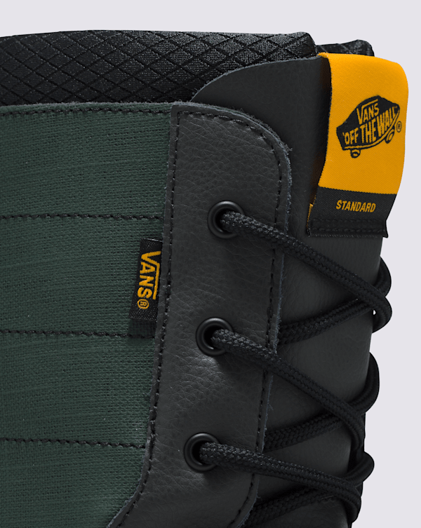 Standard Snow Boot in Dark Grey / Black | Vans