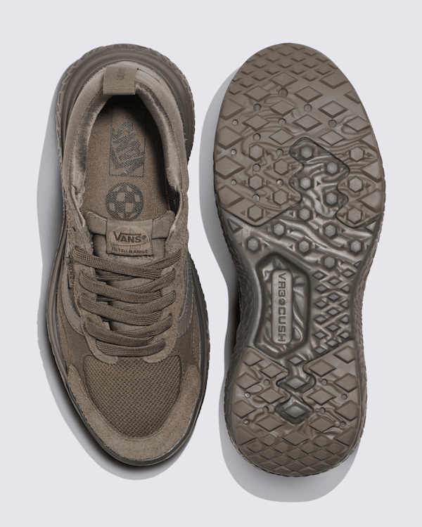 チョココロネ　Ｃスパングレー UltraRange Neo VR3 Shoe in Bungee Cord Brown | Vans