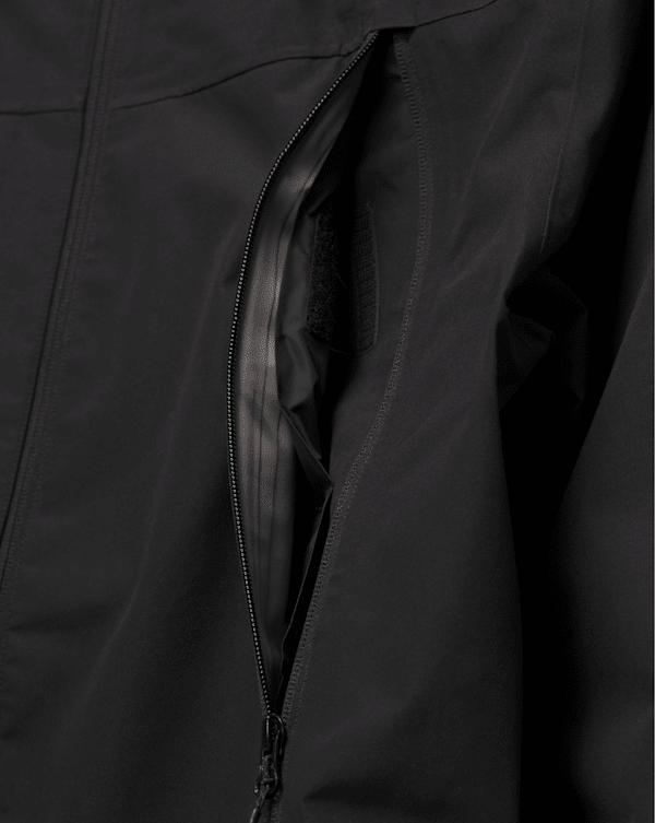 MTE High-Country 3L Jacket in Black | Vans MTE High-Country 3L Jacket in Black | Vans