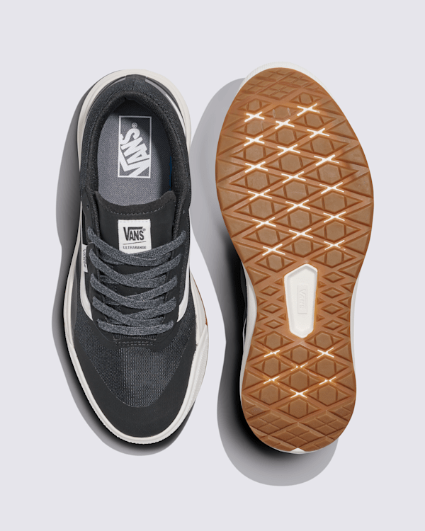 【Vans】★スニーカー★ UltraRange 2.0 Shoe UltraRange 2.0 Shoe in Black / White | Vans