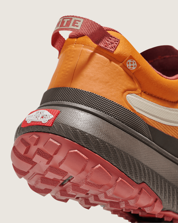Crosspath Shoe