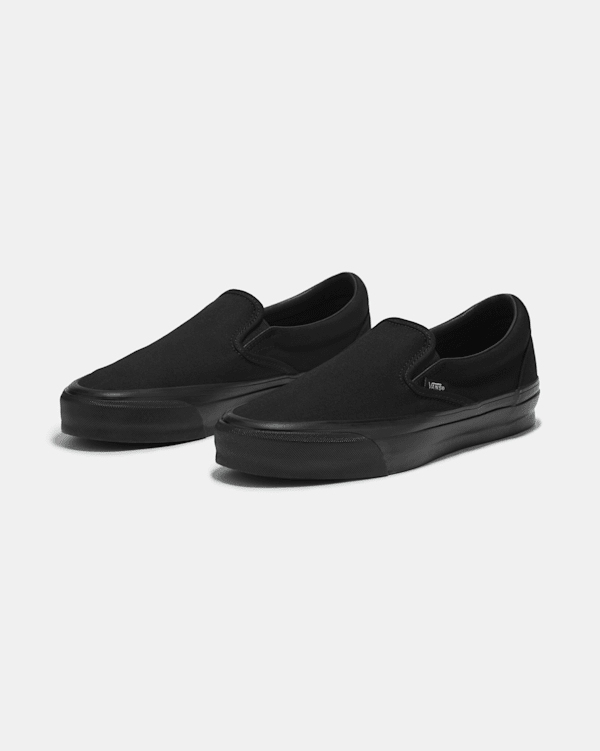 VANS★CLASSIC SLIP ON★兼用★キャンバス★22~28cm★全黒 VANS☆CLASSIC SLIP ON☆兼用☆キャンバス☆22~28cm☆全黒 (VANS
