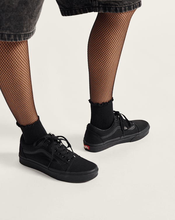Vans | Old Skool Black/Black Classics Shoe