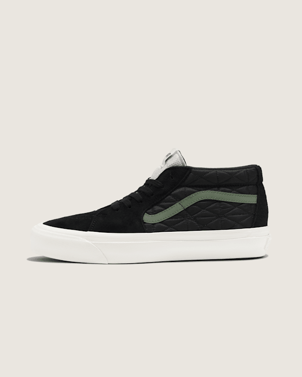 Premium Sk8-Mid Shoe in Black / Green | Vans