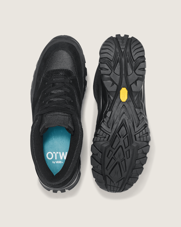 OTW Half Cab 33 Trail Vibram in Black | Vans