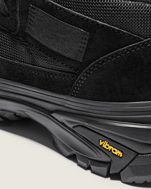 OTW Half Cab 33 Trail Vibram in Black | Vans