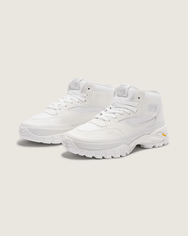 OTW Half Cab 33 Trail Vibram in Ivory White | Vans