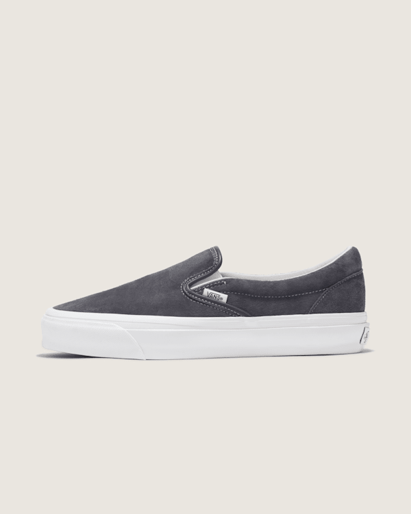 Premium Classic Slip-On Suede Shoe en Nine Iron Grey | Vans CA