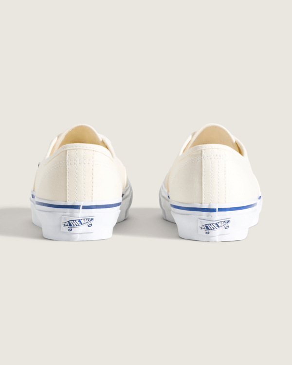 国内配送 VANS PREMIUM AUTHENTIC 44 WHITE/BLACK Vans Premium Authentic 44 - Black / White – Kith