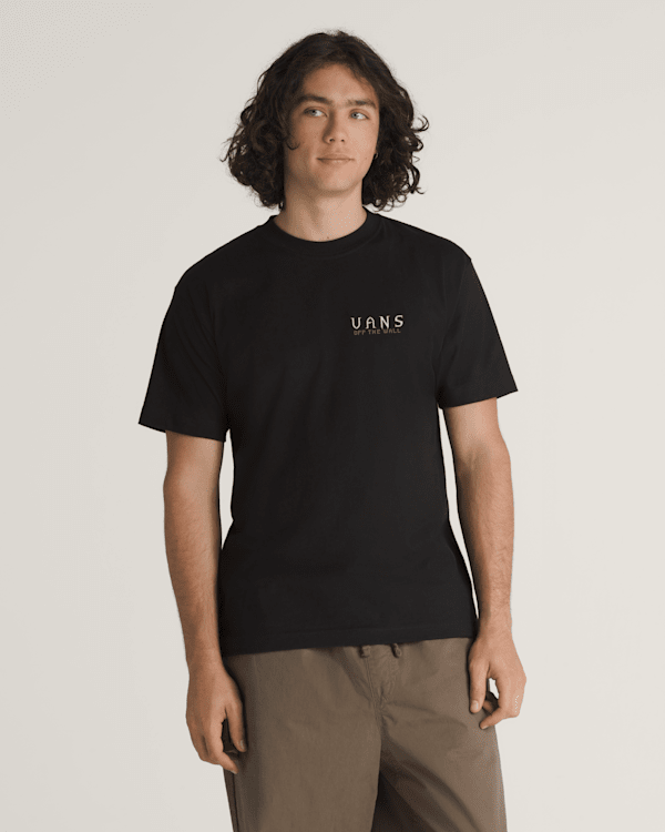 ロサンゼルス発★VANS★ ルッキングアウトTシャツ Looking Out T-Shirt in Black | Vans