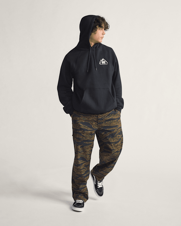 Crestline Logo Pullover Hoodie en Black | Vans CA
