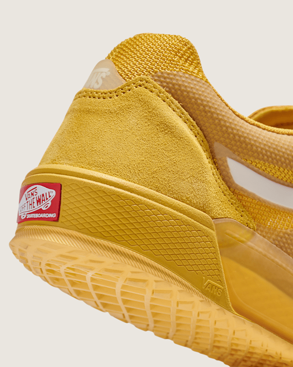 yellowサンダル AVE 2.0 Shoe in Yellow Gold | Vans