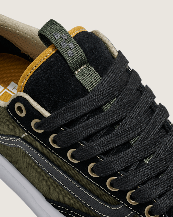 Skate Old Skool 36+ Shoe in Dan Green / Black | Vans
