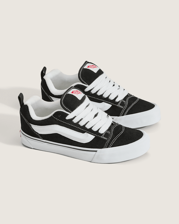 Knu Skool Shoe in Black True White Vans