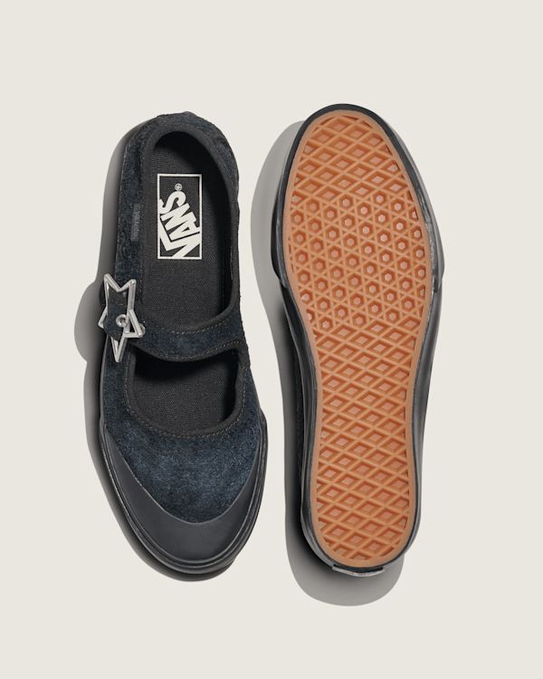 Mary Jane Shoe in Black | Vans