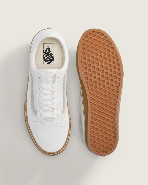 オールドジジム Old Skool Gum Shoe in White | Vans