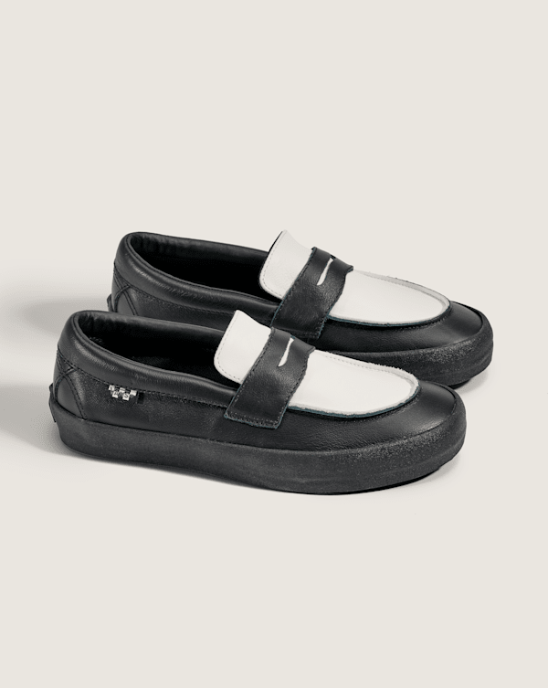 Skate Loafer Shoe in Black / White | Vans