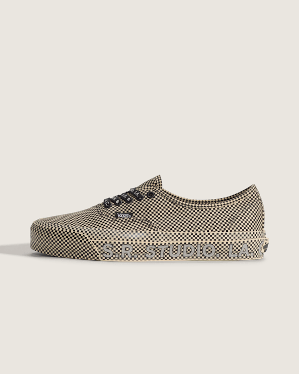 Vans OTW チェッカー　スニーカー　Vibram OTW Leather Checkerboard Authentic 44 Vibram in Black / White | Vans