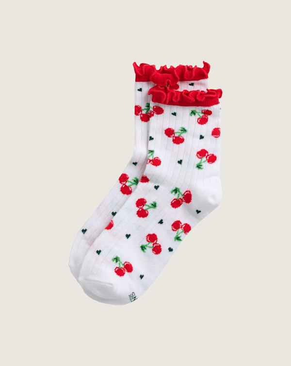 Cherry Ditsy Lettuce Crew Socks in Red | Vans