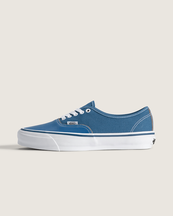 OTW Authentic 44 Siped Vibram in Navy Blue | Vans