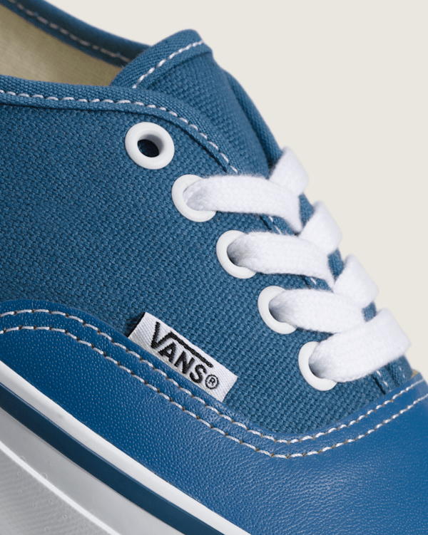 OTW Authentic 44 Siped Vibram in Navy Blue | Vans