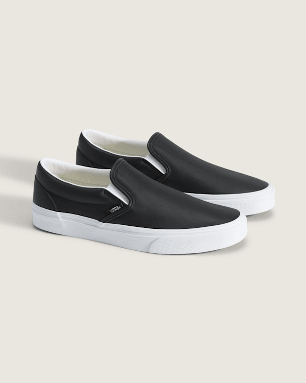 Classic Slip-On Shoe in Black / True White | Vans