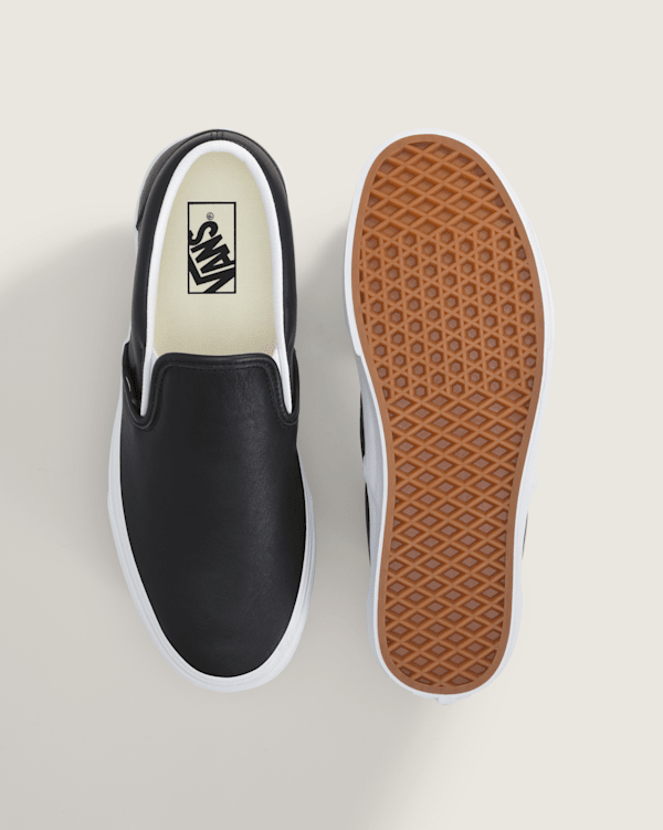 Classic Slip-On Shoe in Black / True White | Vans