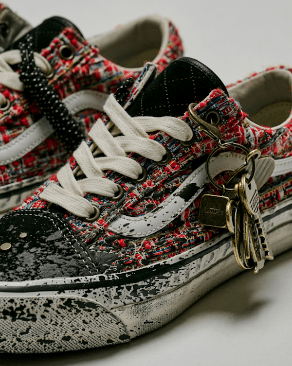 Premium Old Skool Shoe in Red / Black | Vans