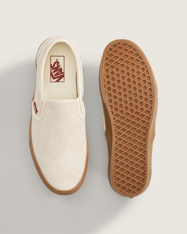 Classic Slip-On Shoe in Cream Beige / Burgundy | Vans