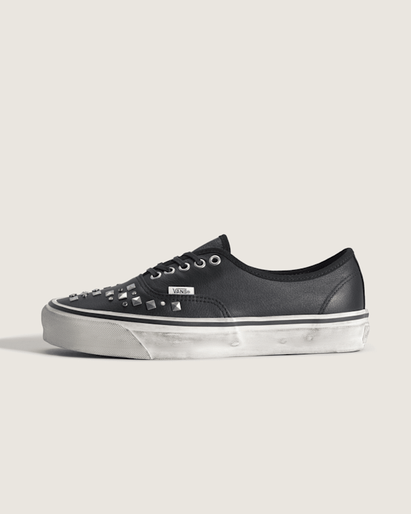 Premium Authentic Shoe in Black | Vans