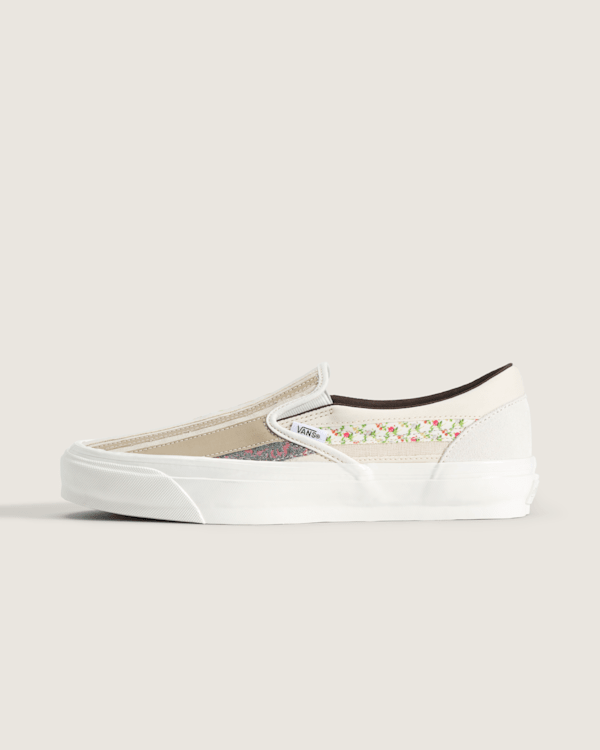 Premium Classic Slip-On Shoe in Incense Brown / White | Vans
