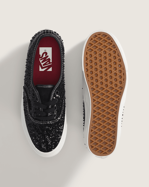 Premium Authentic Shoe in Black / White | Vans