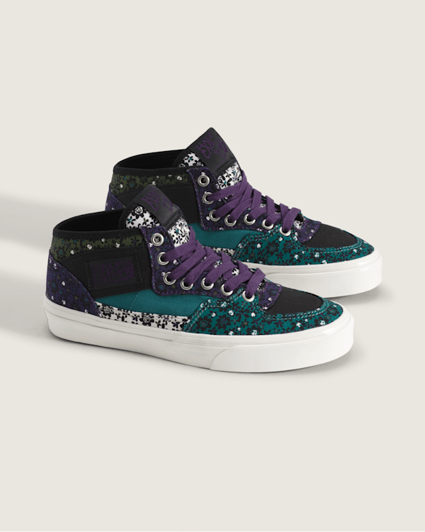 Half Cab Decon Shoe in Purple / Red | Vans