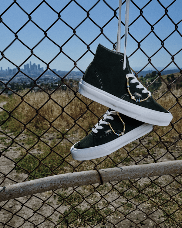Authentic Hi 2.0 Shoe in Black / Gold | Vans